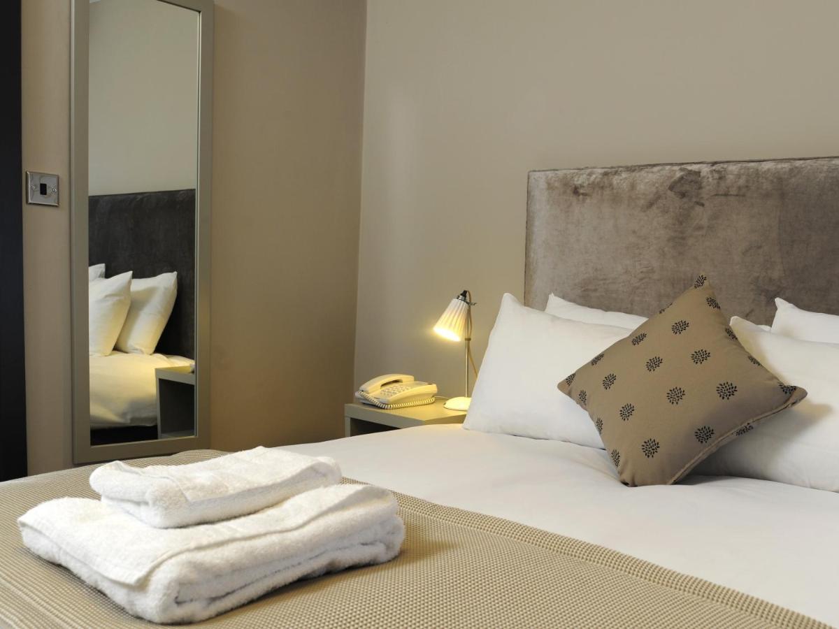 The Red Lion Hotel Whittlesford Экстерьер фото