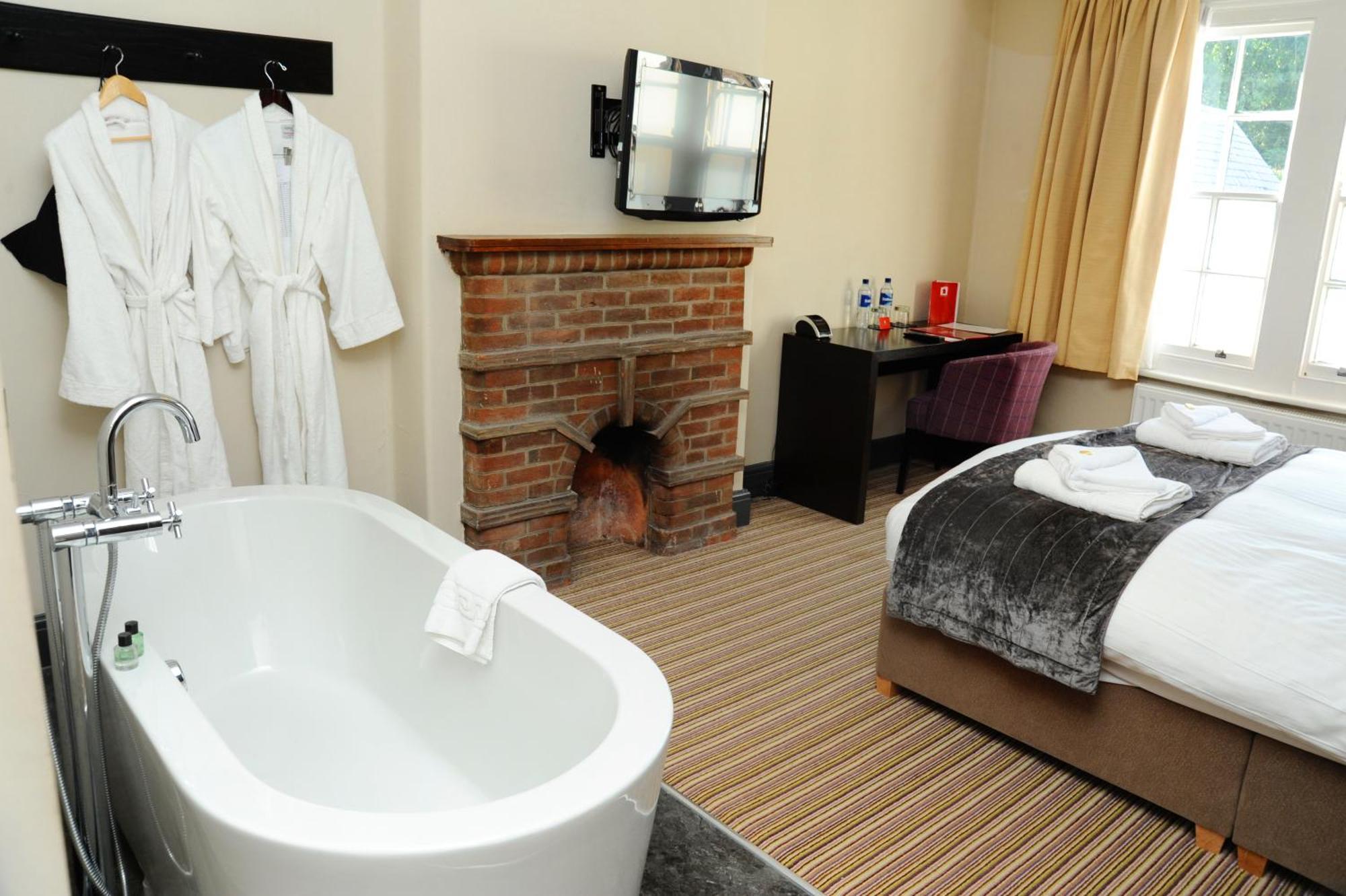 The Red Lion Hotel Whittlesford Экстерьер фото